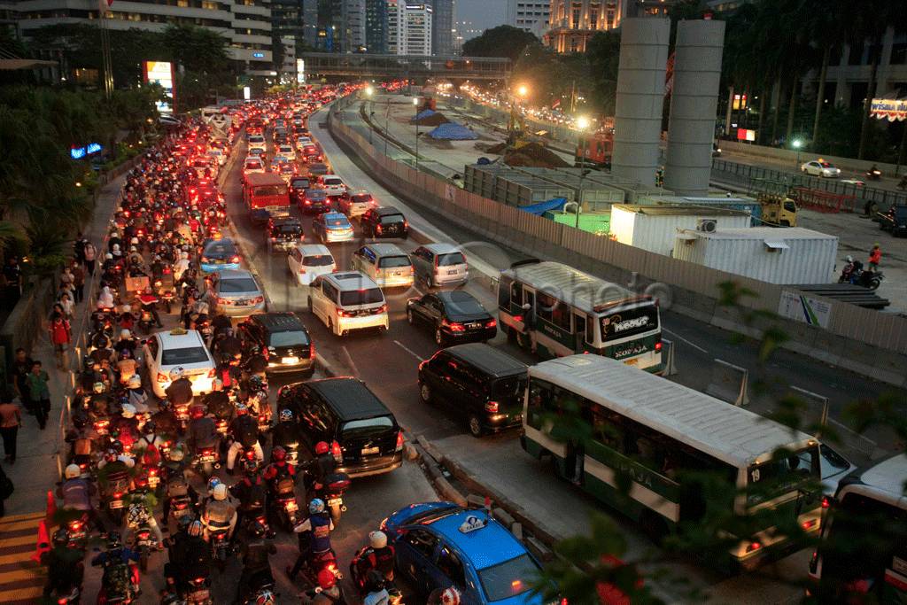 Proyek MRT Akibatkan...