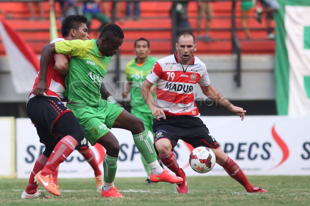Persebaya Tundukkan...