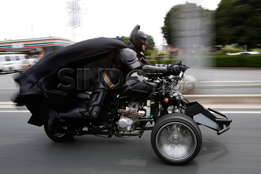 Batman Berkeliaran di...