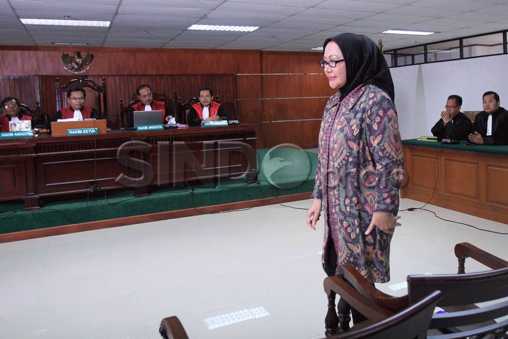 Ratu Atut Diganjar 4...