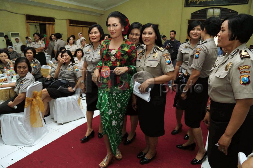 Polwan Unjuk Kebolehan...