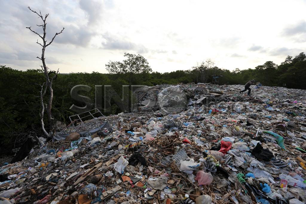 Penimbunan Sampah Ancam...