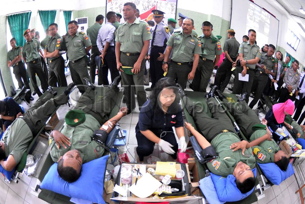 Donor Darah Peringati...