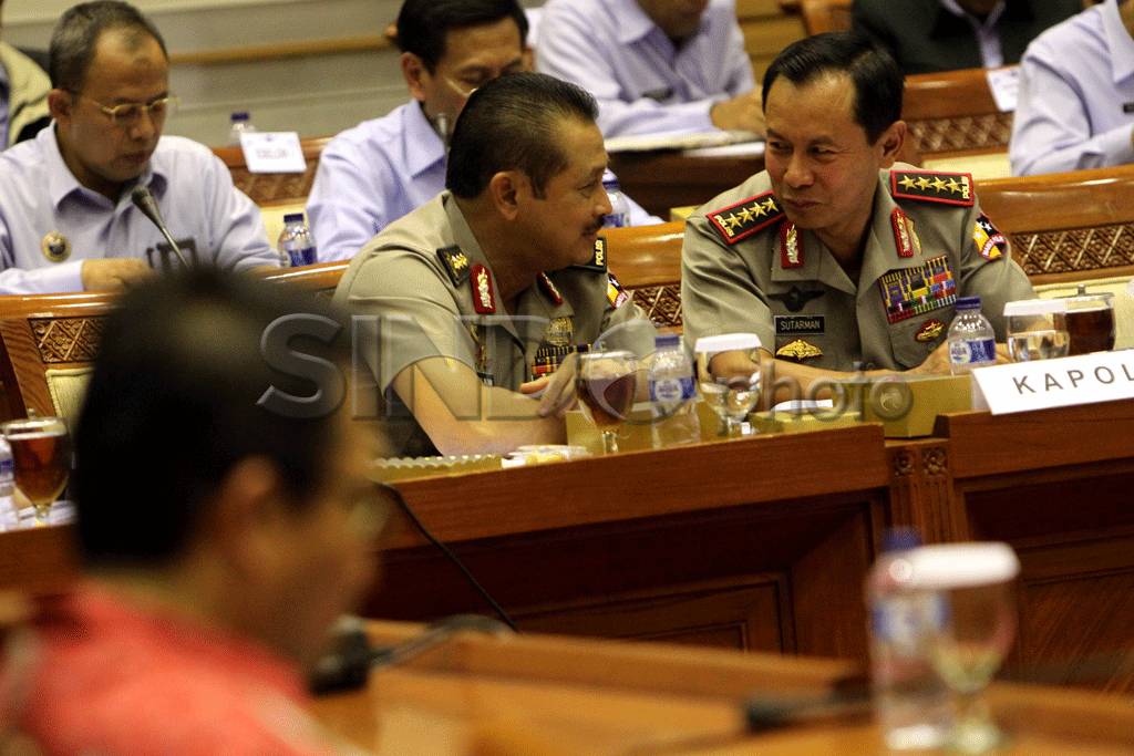 Komisi III DPR Bahas...