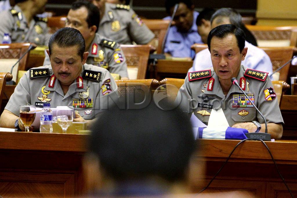 Komisi III DPR Bahas...
