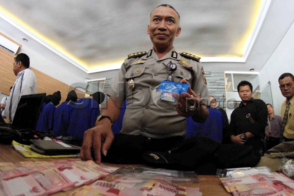 Sembilan Pembobol ATM...