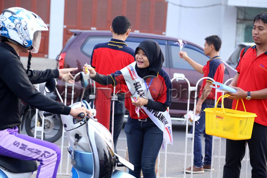 Ribuan Permen Lollypop...