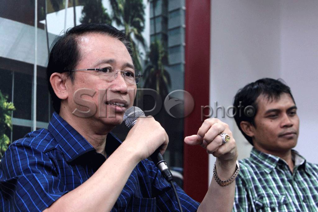 Mencari Figur Anggota...