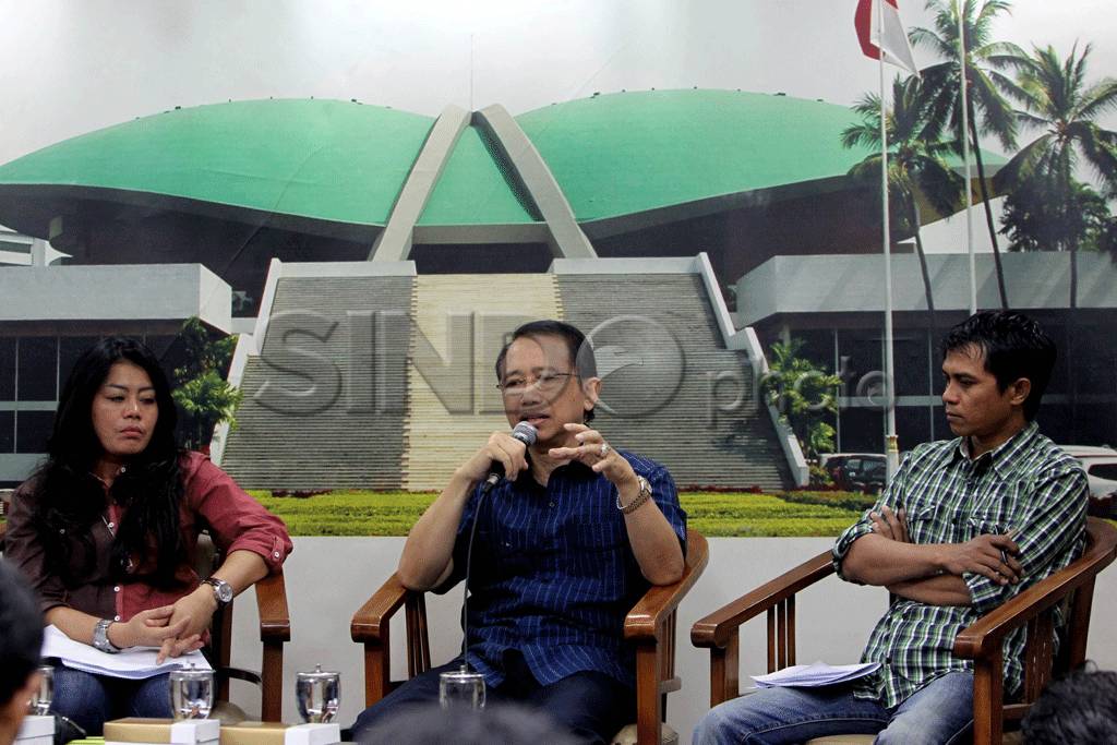 Mencari Figur Anggota...