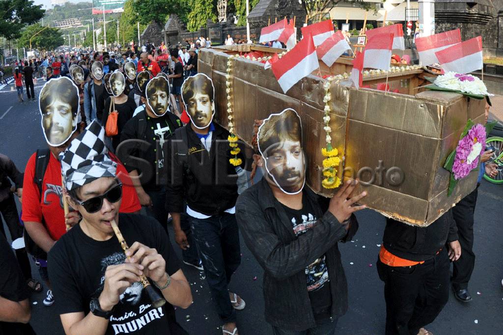 Mati Munir Satu Tumbuh...
