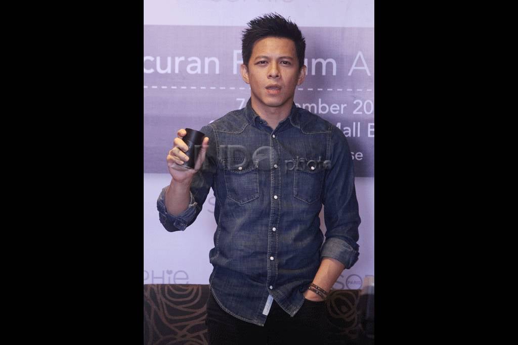 Kolaborasi Ariel dan...