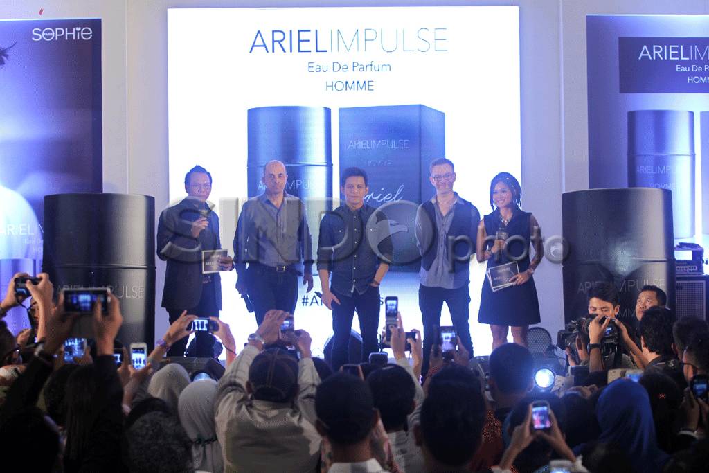Kolaborasi Ariel dan...