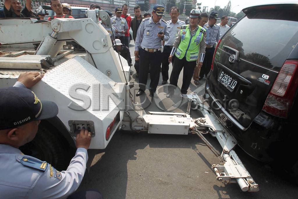 Puluhan Mobil Terjaring...