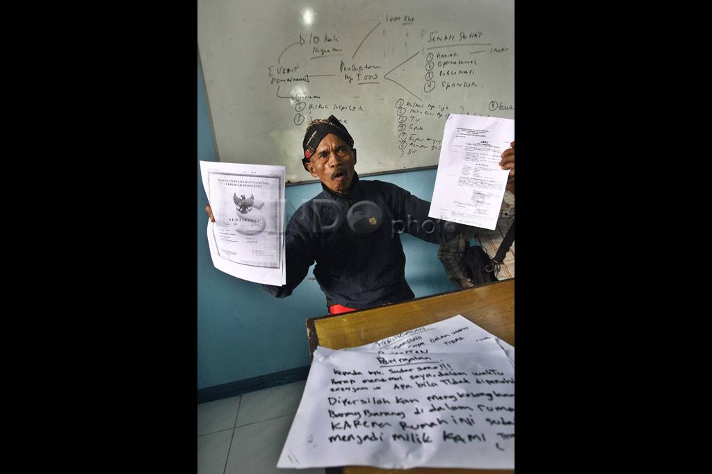 Abdi Dalem Keraton Jadi...