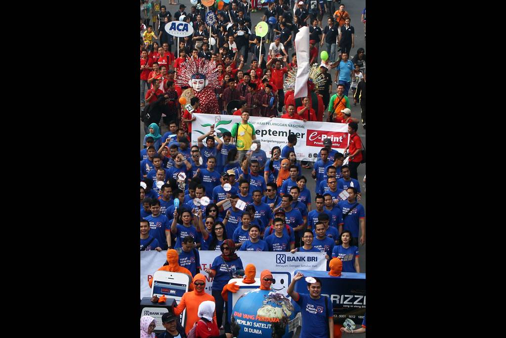 Semarak Parade Hari...
