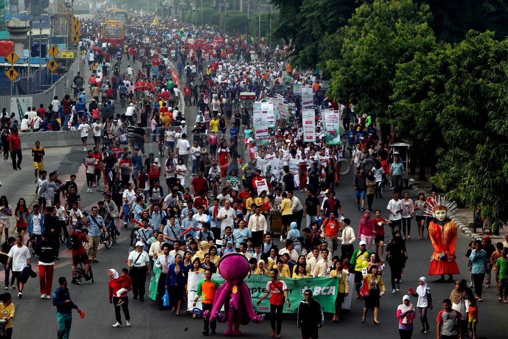 Semarak Parade Hari...