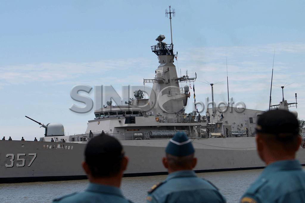 KRI Bung Tomo Tiba di...