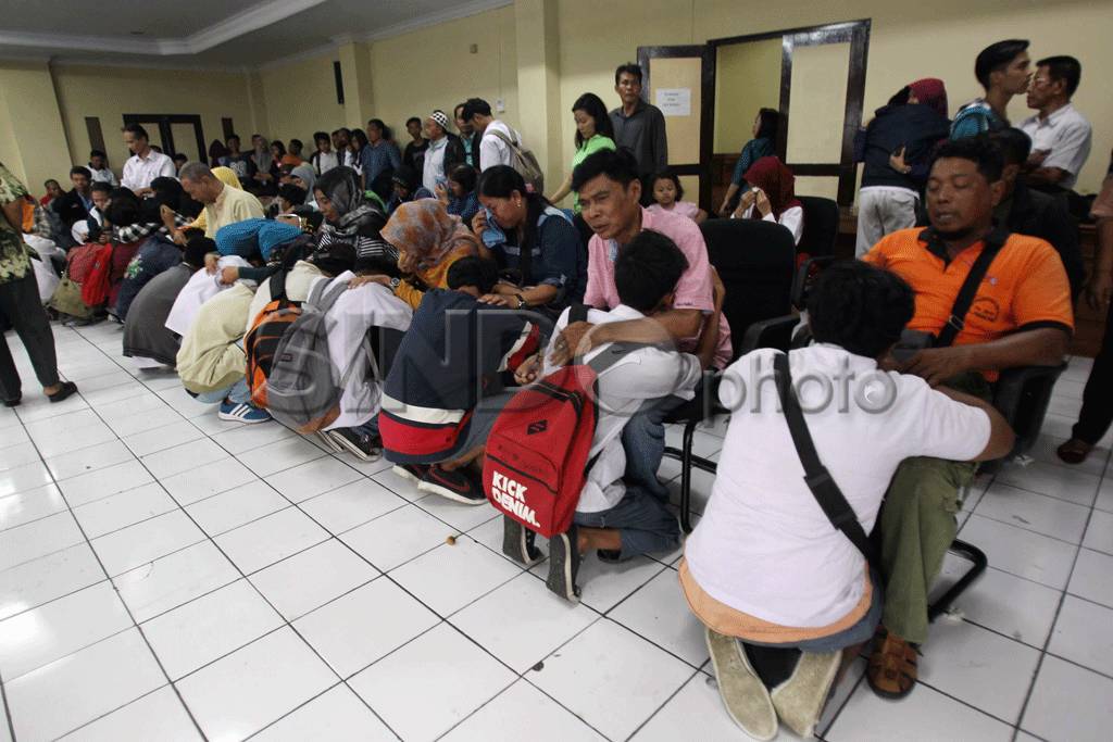 Ratusan Siswa SMA Menangis...