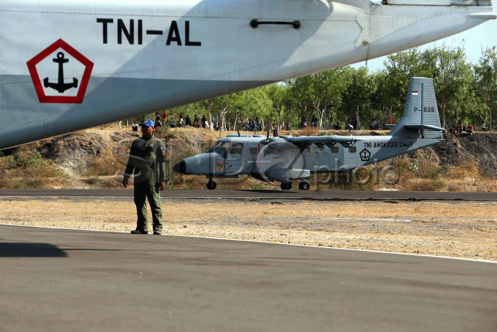 Lapangan Terbang TNI-AL...
