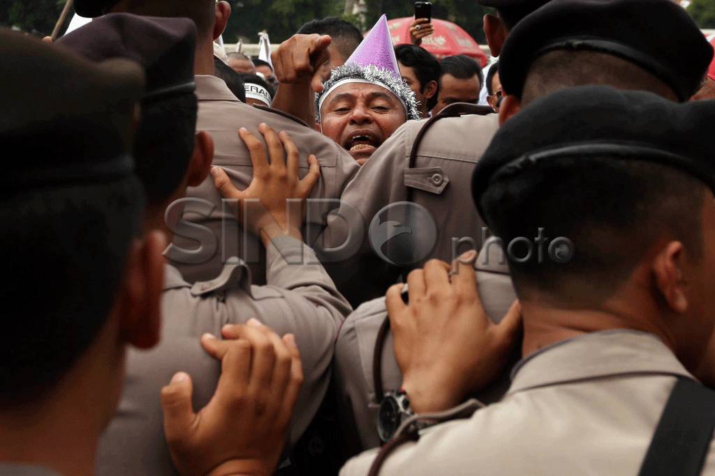 Peradi Tolak RUU Advokat
