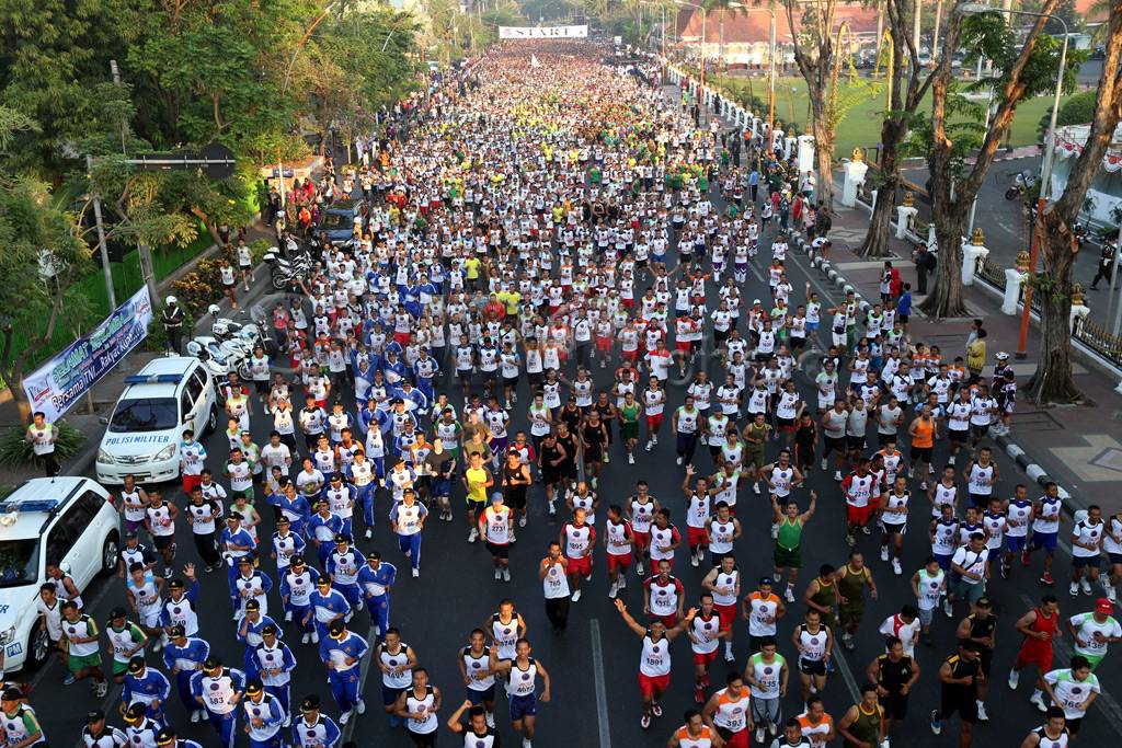 Lomba Lari 10 K HUT...