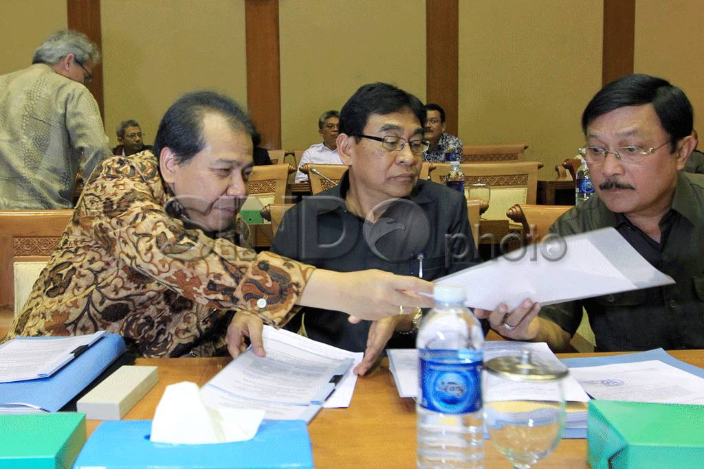 Komisi VII DPR Gelar...