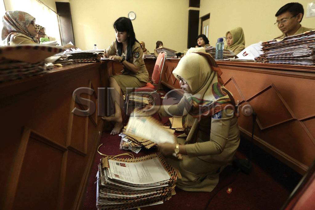 10.765 Pelamar Memperebutkan...