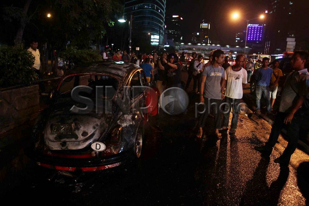 VW Kodok Terbakar di...