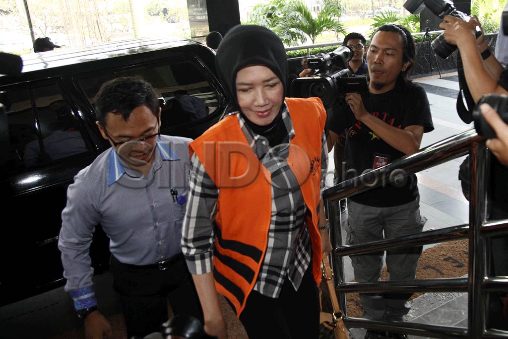 Istri Mantan Wali Kota...