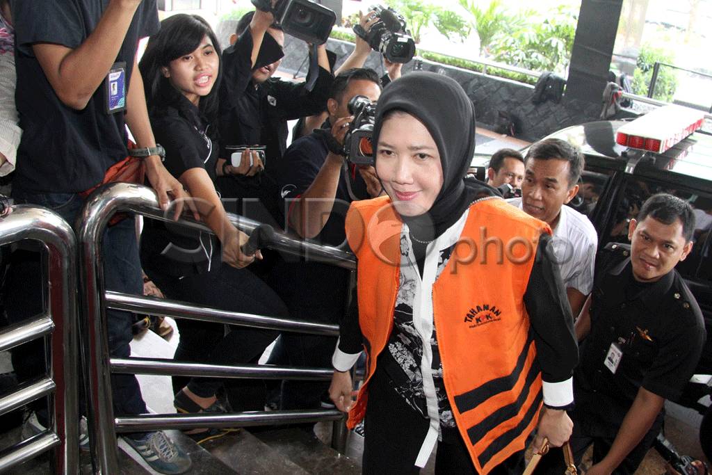 KPK Lanjutkan Pemeriksaan...