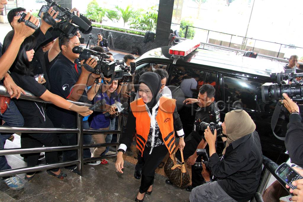 KPK Lanjutkan Pemeriksaan...