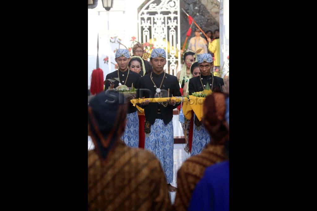 Lokra Gelar Reportoar...