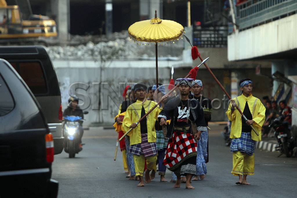 Lokra Gelar Reportoar...