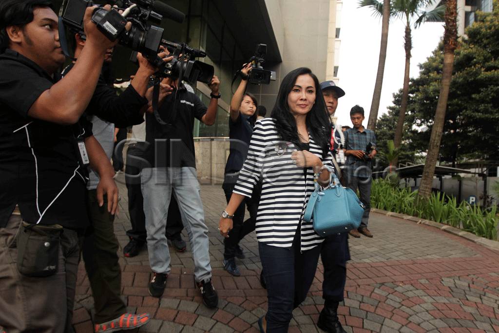 Istri Muda Romi Herton...