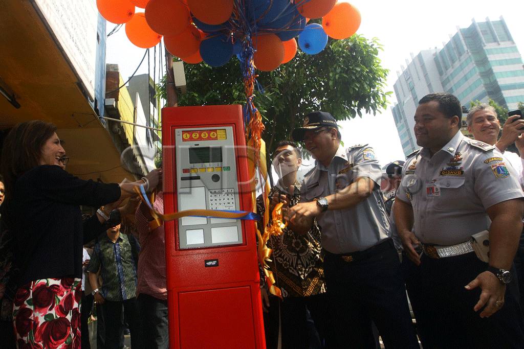 Parkir Meter Resmi Dioperasikan