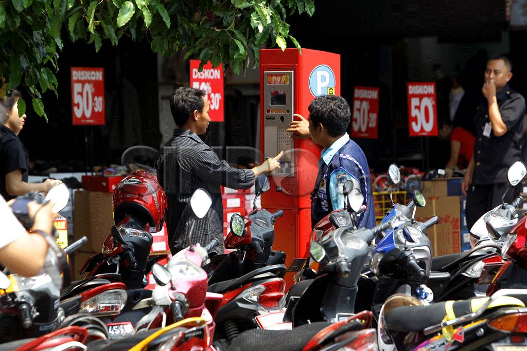 Parkir Meter Resmi Dioperasikan