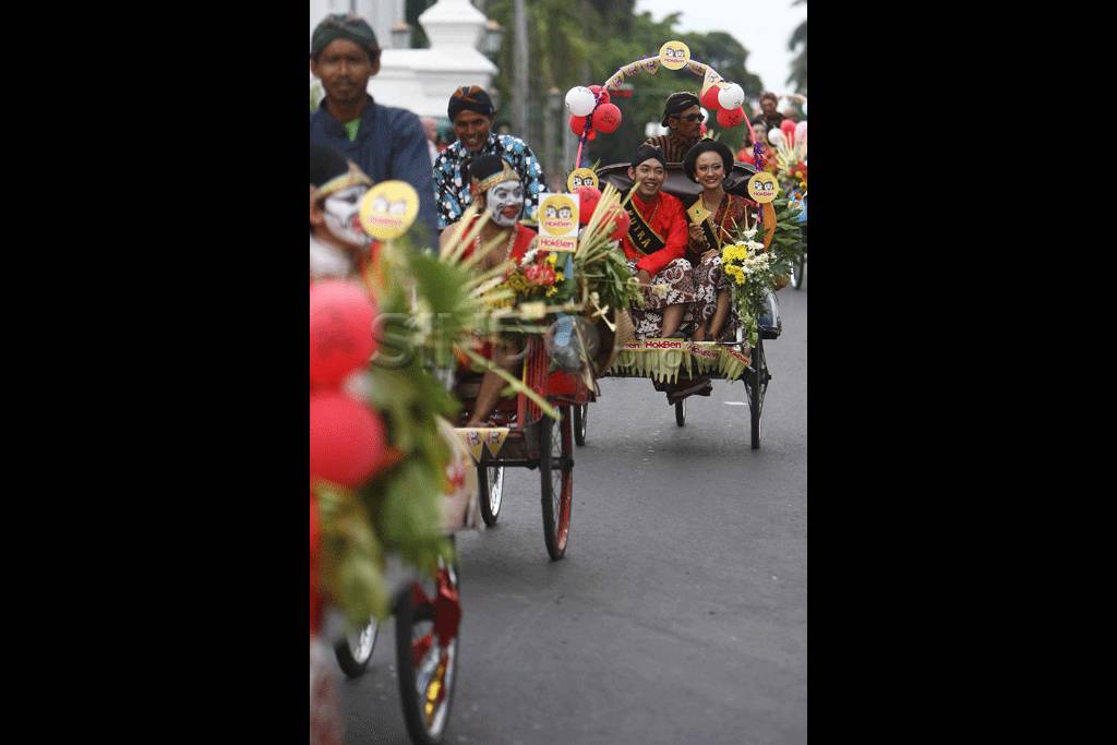 Pawai Hari Pariwisata...