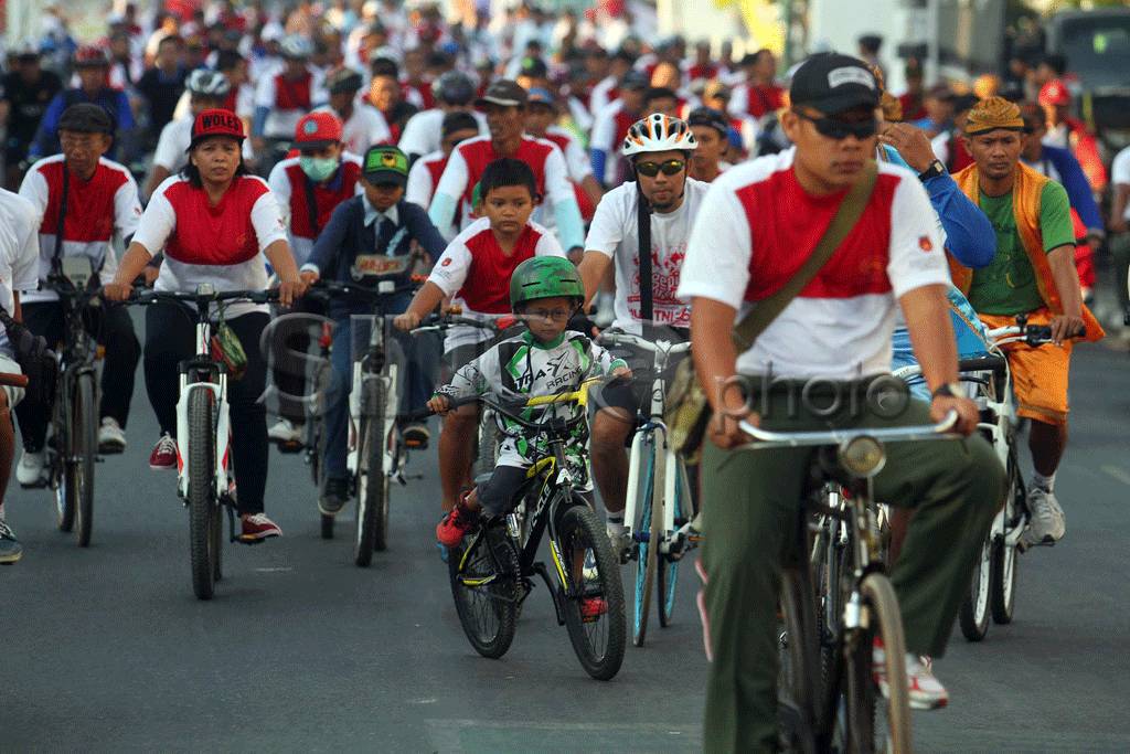 Sultan Turut Bersepeda...