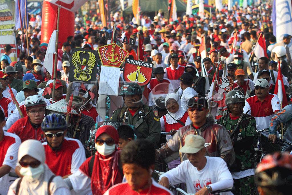 Sultan Turut Bersepeda...