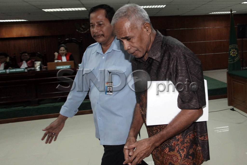 Yesaya Sombuk Dituntut...