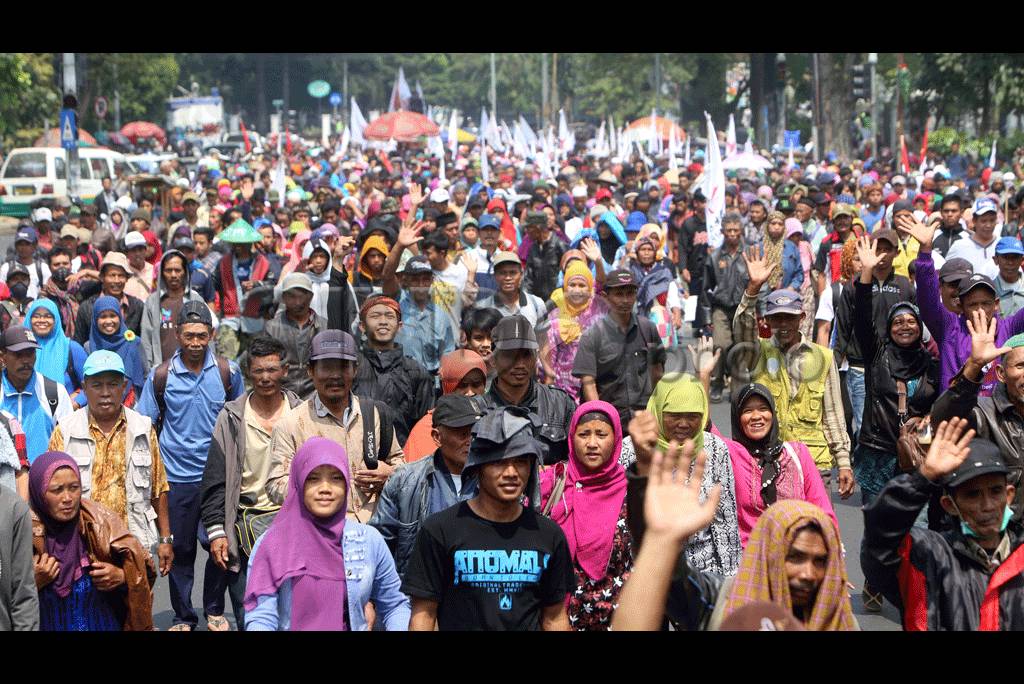 Petani Tuntut Pemerintah...