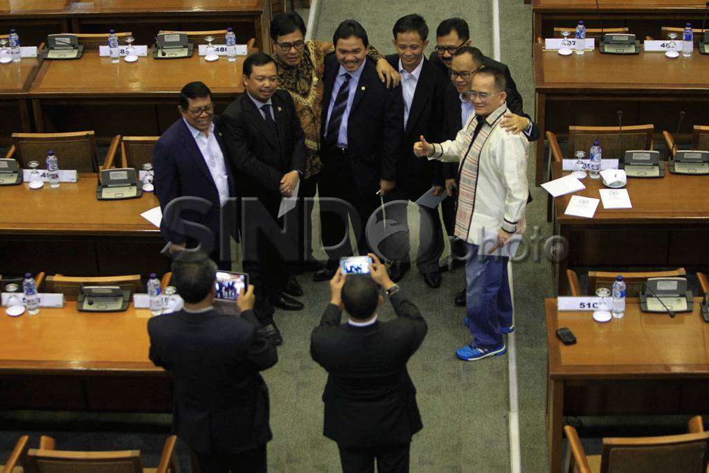 Anggota DPR RI Akhiri...