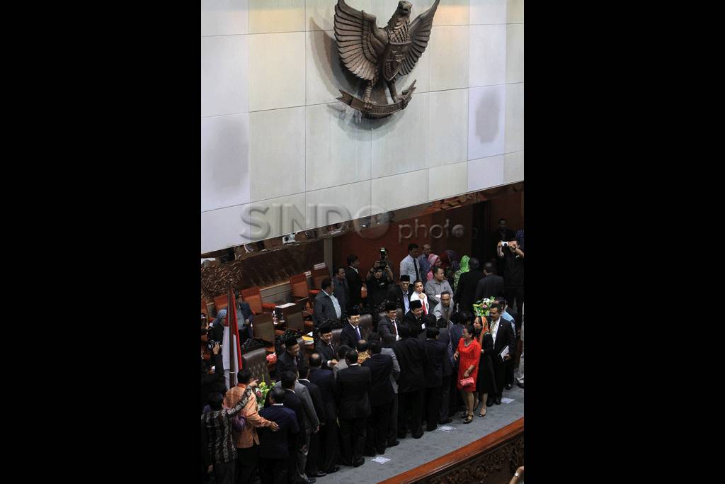 Anggota DPR RI Akhiri...