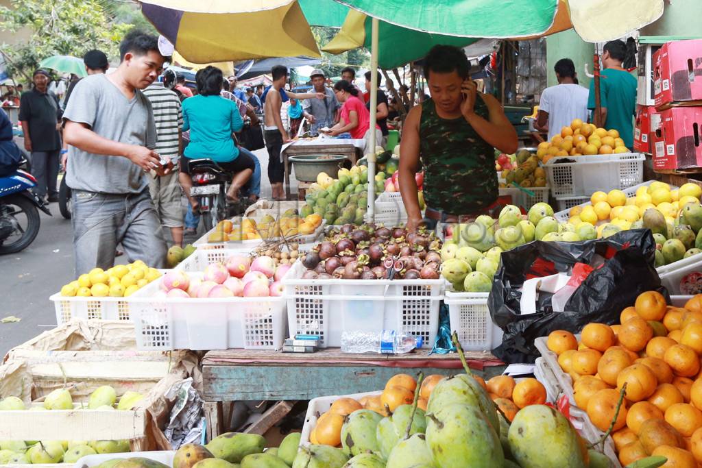 Pedagang Buah Pasar...