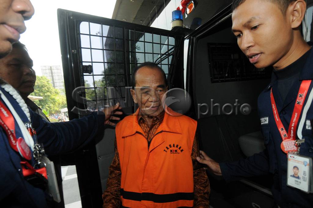 Gubernur Riau Non Aktif...