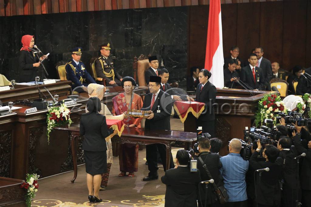 Anggota DPR,MPR dan...