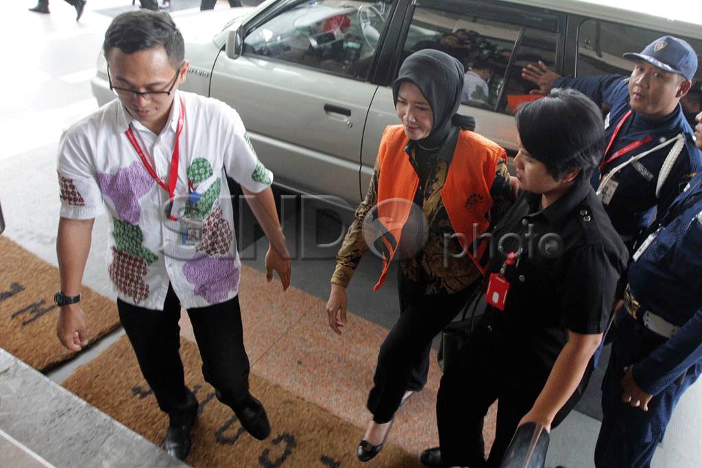 KPK Lanjutkan Pemeriksaan...