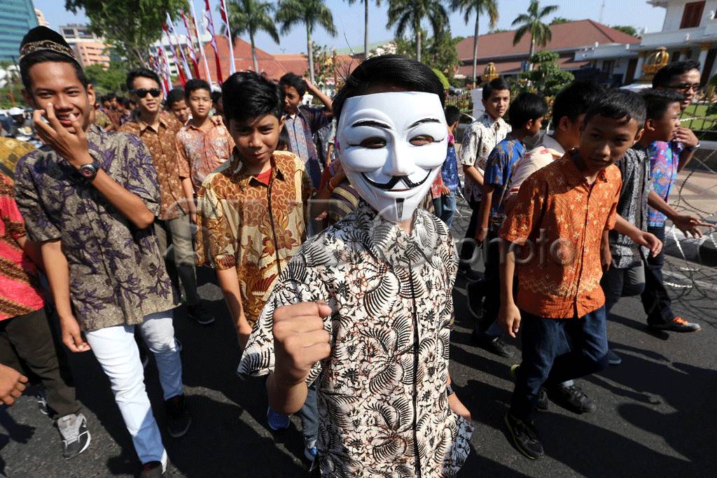 Pawai Batik di Surabaya