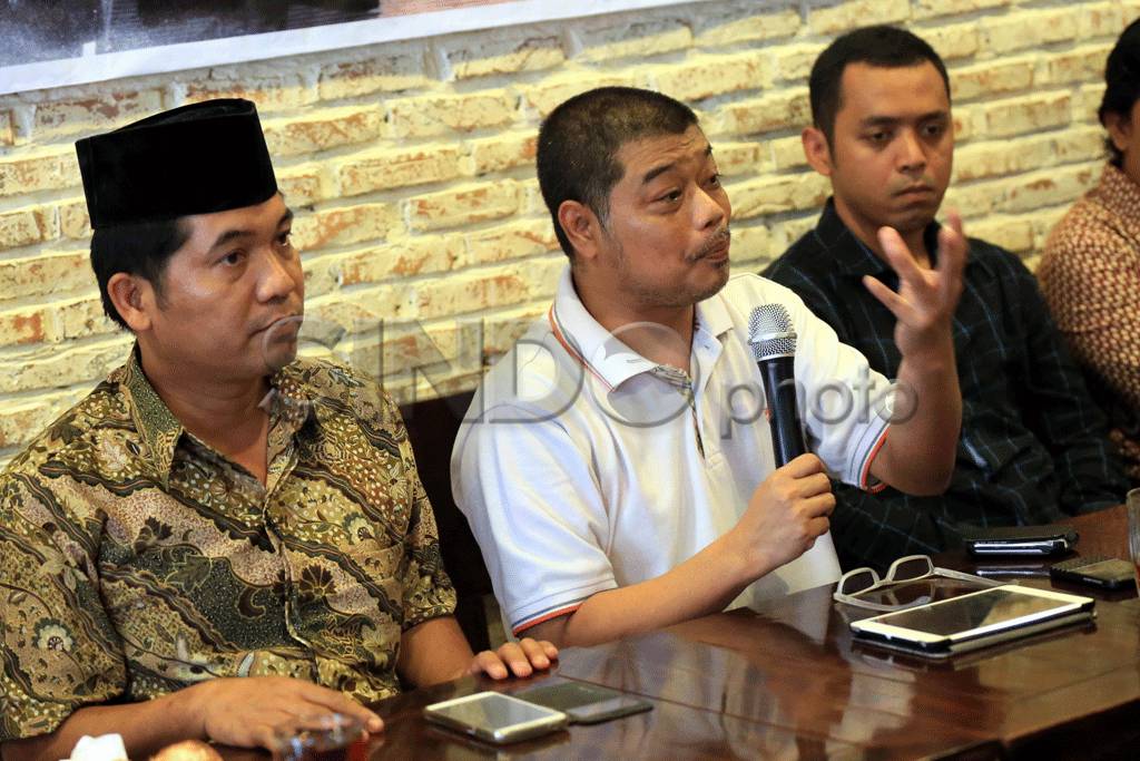 Gerakan Dekrit Rakyat...