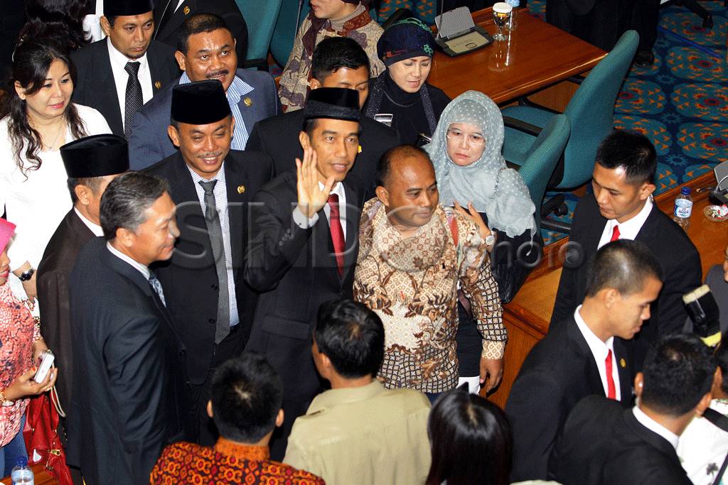Sembilan Fraksi Setujui...